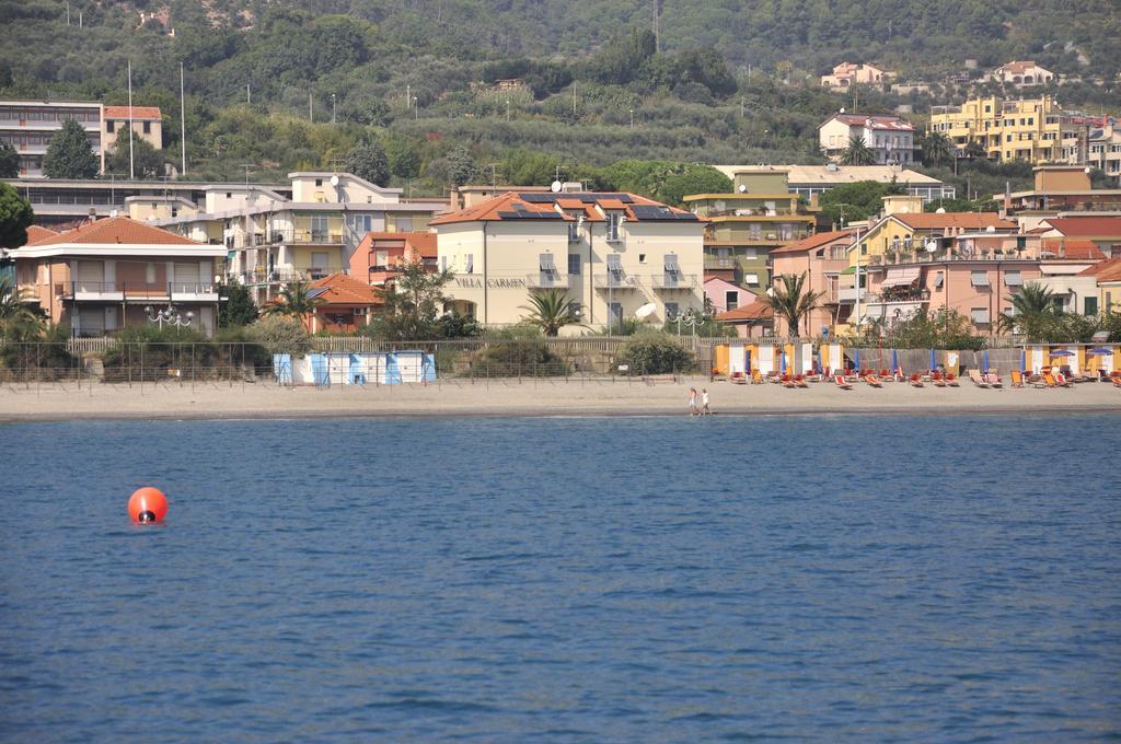 Residence Villa Carmen Fronte Mare A 50 Mt Pietra Ligure Buitenkant foto