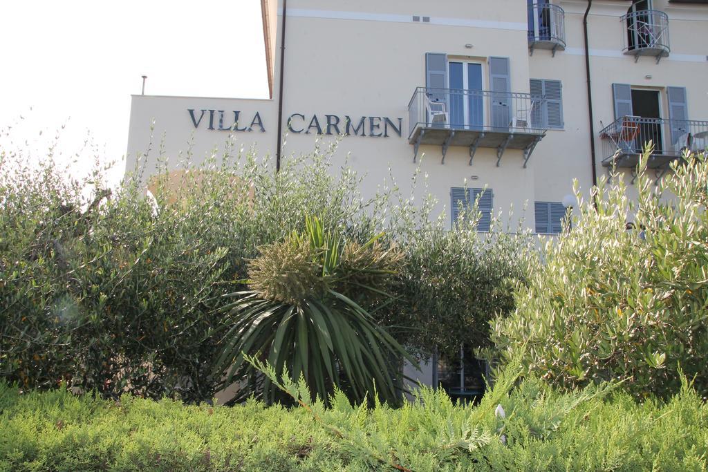 Residence Villa Carmen Fronte Mare A 50 Mt Pietra Ligure Buitenkant foto