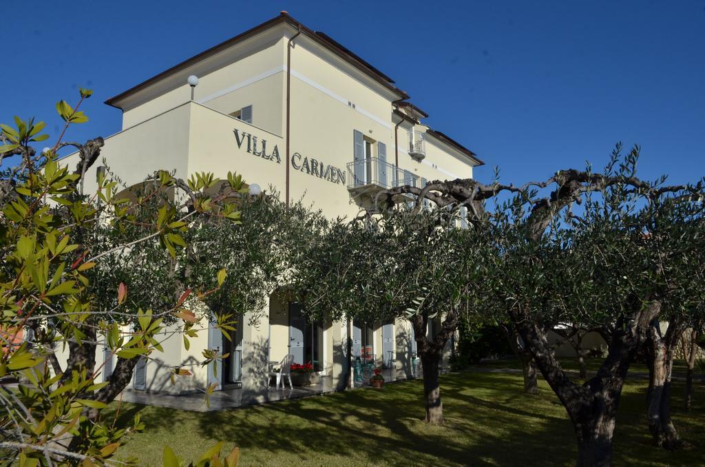 Residence Villa Carmen Fronte Mare A 50 Mt Pietra Ligure Buitenkant foto