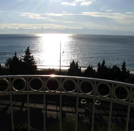 Residence Villa Carmen Fronte Mare A 50 Mt Pietra Ligure Buitenkant foto