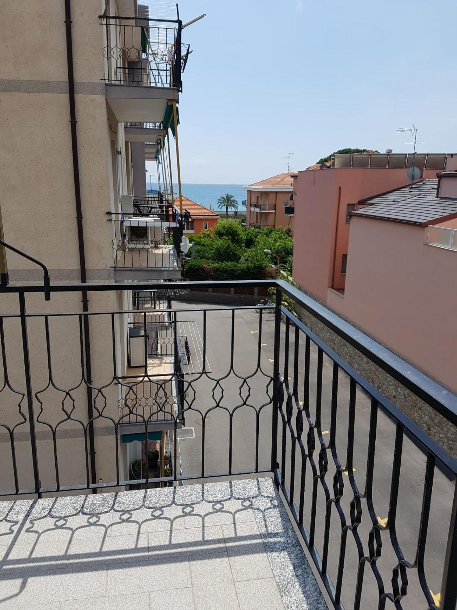 Residence Villa Carmen Fronte Mare A 50 Mt Pietra Ligure Buitenkant foto