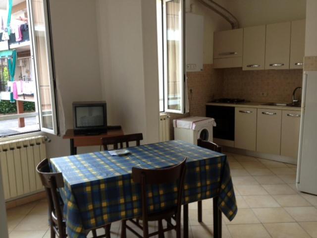 Residence Villa Carmen Fronte Mare A 50 Mt Pietra Ligure Buitenkant foto
