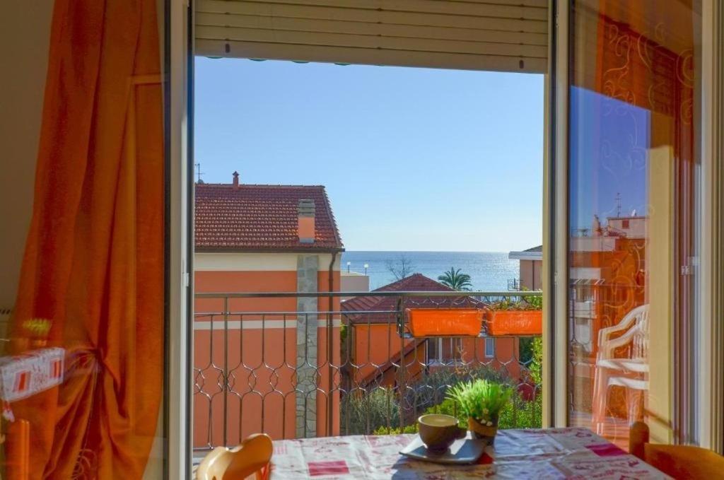 Residence Villa Carmen Fronte Mare A 50 Mt Pietra Ligure Buitenkant foto