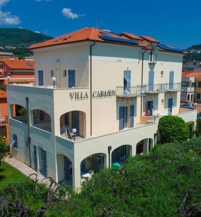 Residence Villa Carmen Fronte Mare A 50 Mt Pietra Ligure Buitenkant foto